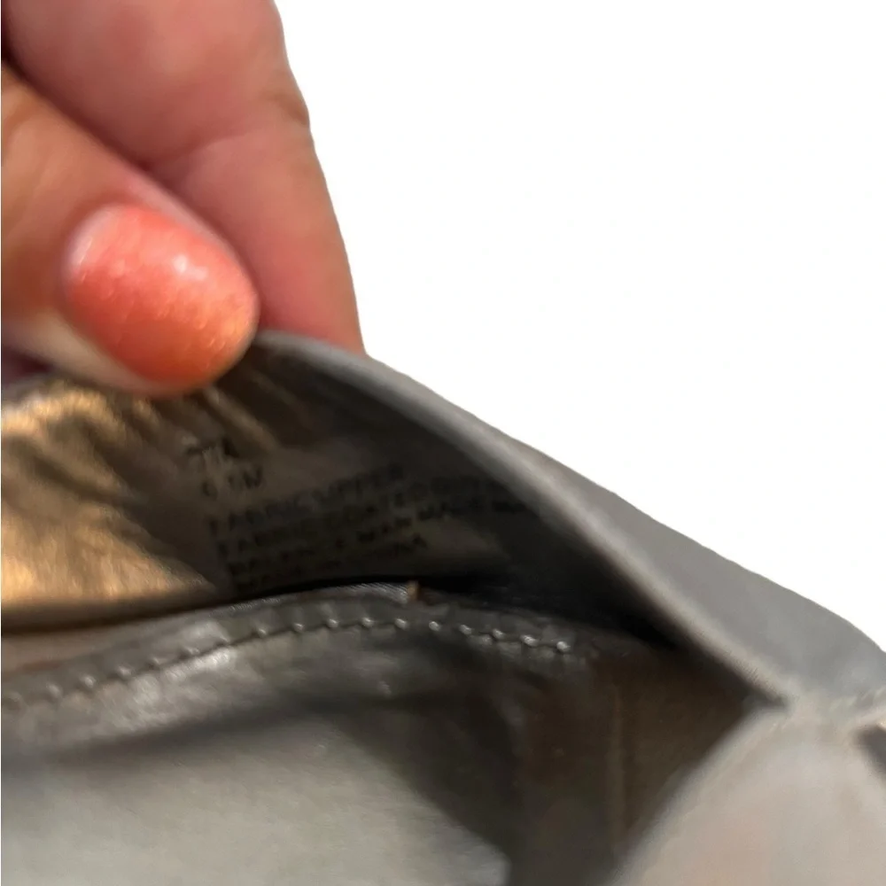 Like New!! Steve Madden “Tia” Platinum/Silver Satin Heels, Size 6.5 - Picture 2 of 6